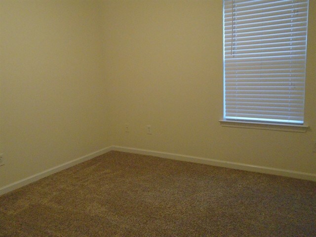 Building Photo - 70 Camden Way