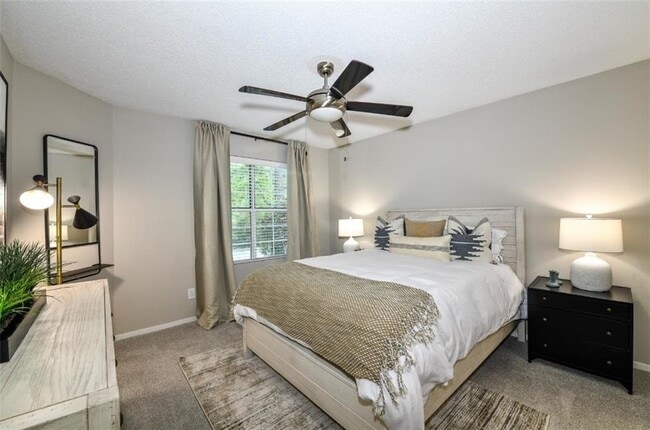 Building Photo - 670 Thornton Rd