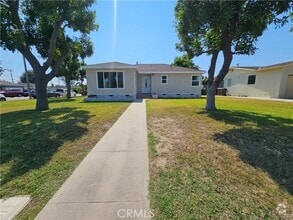 Building Photo - 1115 N Louise Dr