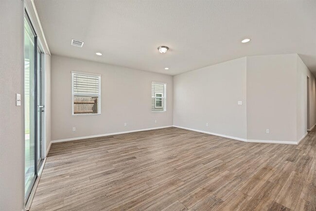 Building Photo - 207 Cherry Blossom Ln
