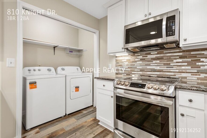 Building Photo - 810 Knight Dr