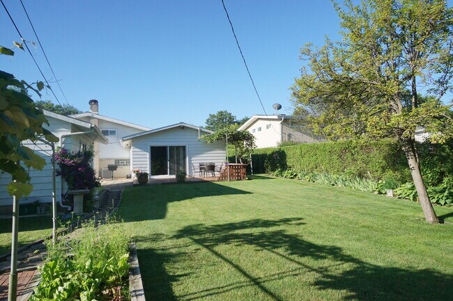 Building Photo - 2924 Virginia Ln