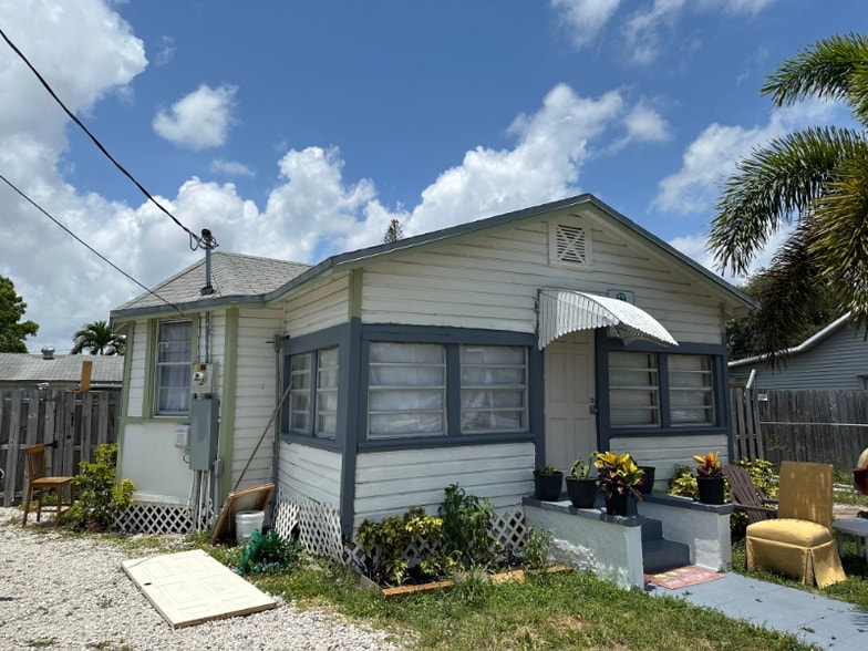 Primary Photo - 233 NW 5th Ave