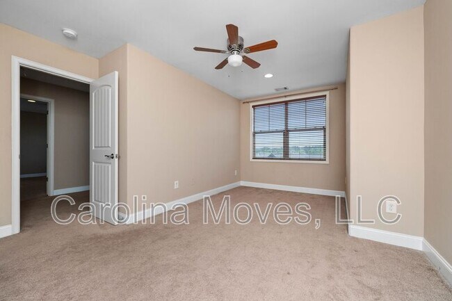 Building Photo - 213 Bell Heather Ln