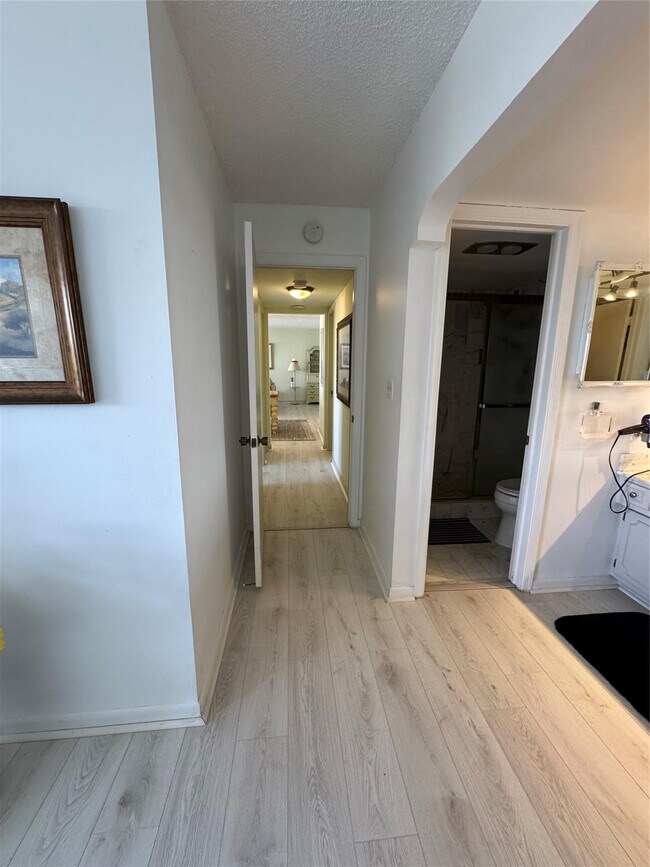 Building Photo - 5200 N Ocean Blvd