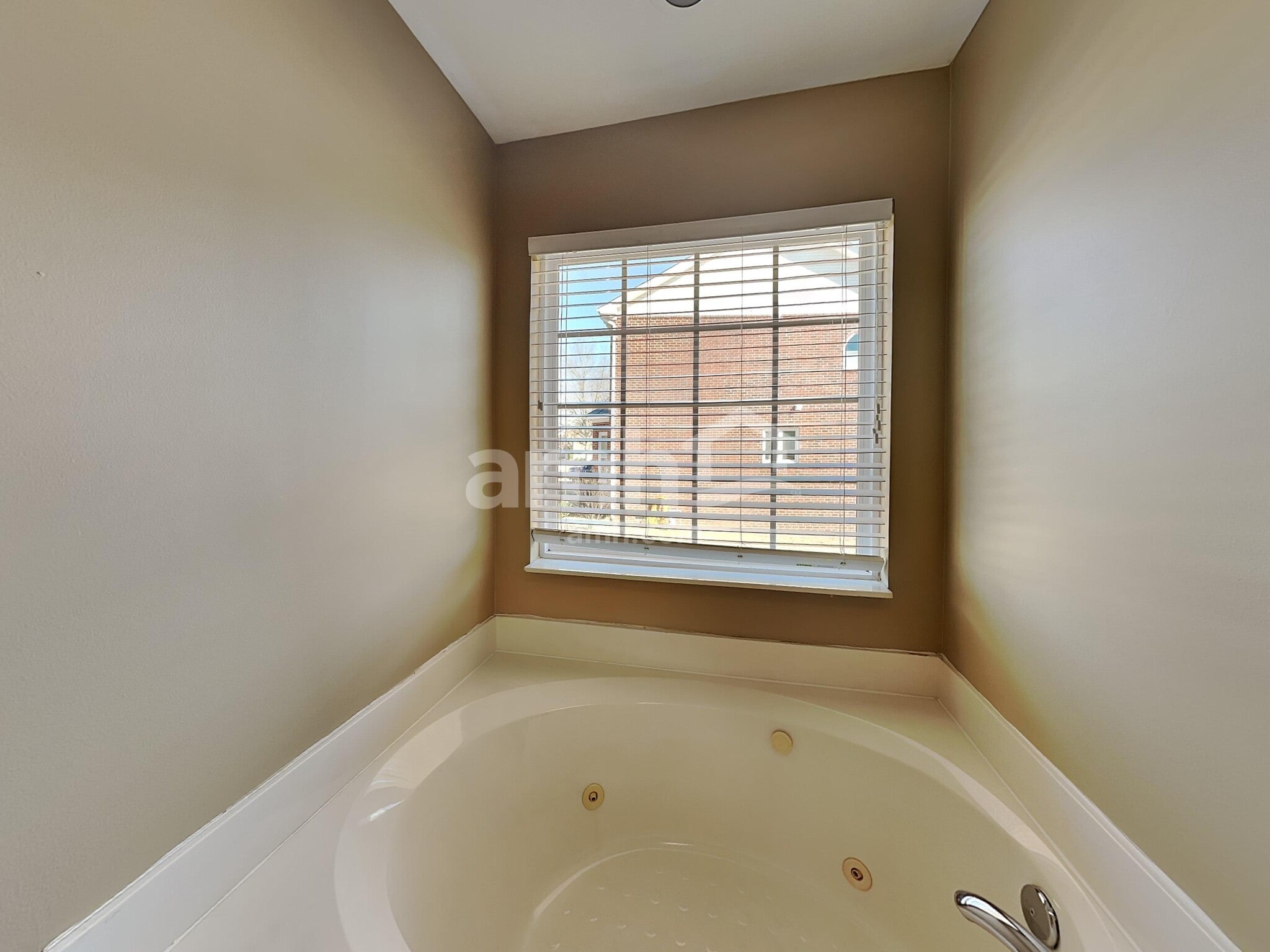 Building Photo - 112 Settlers Way