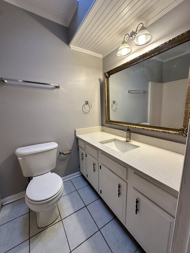 Building Photo - 1 Brandle Cove