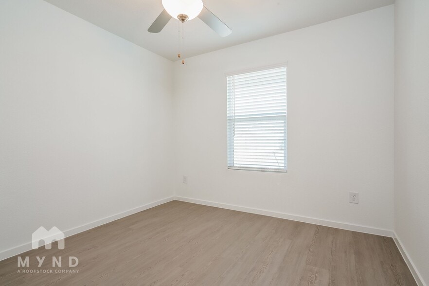 Building Photo - 2749 Ctr Crk Ln