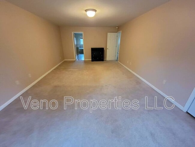 Building Photo - 16 Secretariat Ln