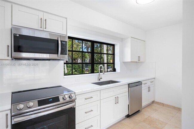 Building Photo - 7531 Beach View Dr