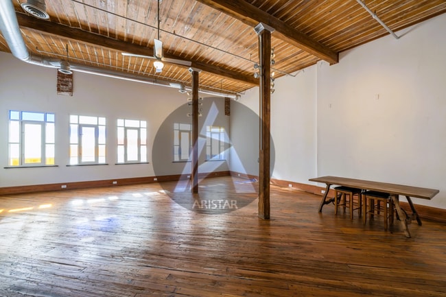 Building Photo - 161 Mangum St SW