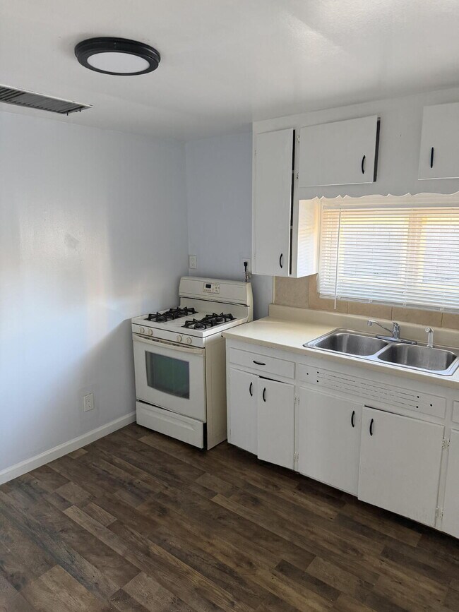 Building Photo - COZY BACKYARD STUDIO NEAR UPTOWN & DOWNTOWN PHOENIX