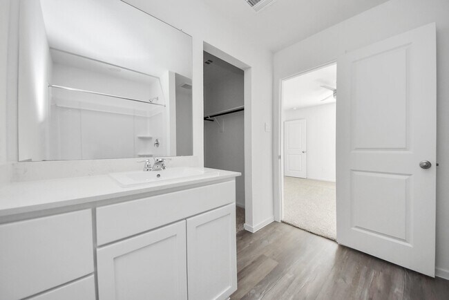 Building Photo - 14315 Leafy Willow Dr