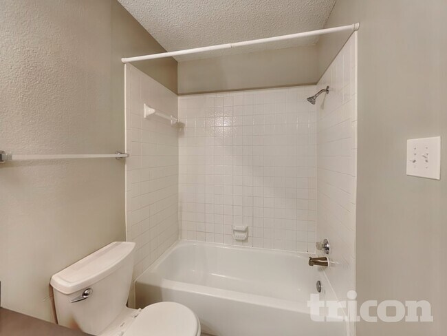 Building Photo - 1735 Duster Cir