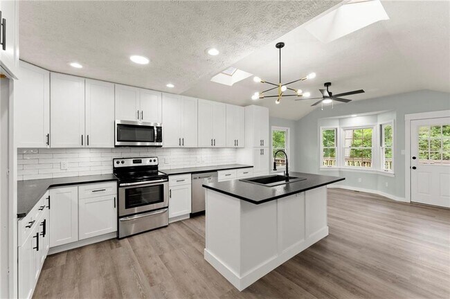 Building Photo - 2440 Red Fox Run NW