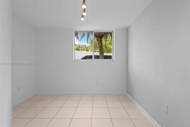 Building Photo - 1688 West Ave