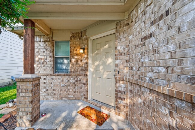 Primary Photo - 2034 Wooded Oaks Dr
