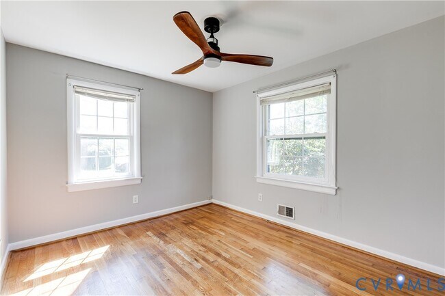 Building Photo - 1312 Southbury Ave