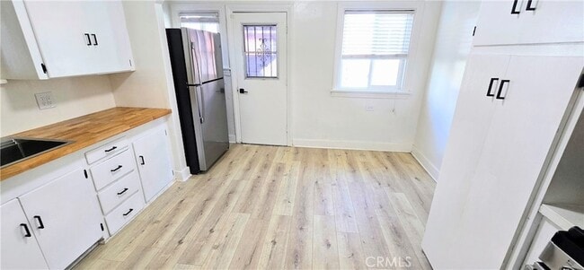 Building Photo - 5747 Jefferson Ave