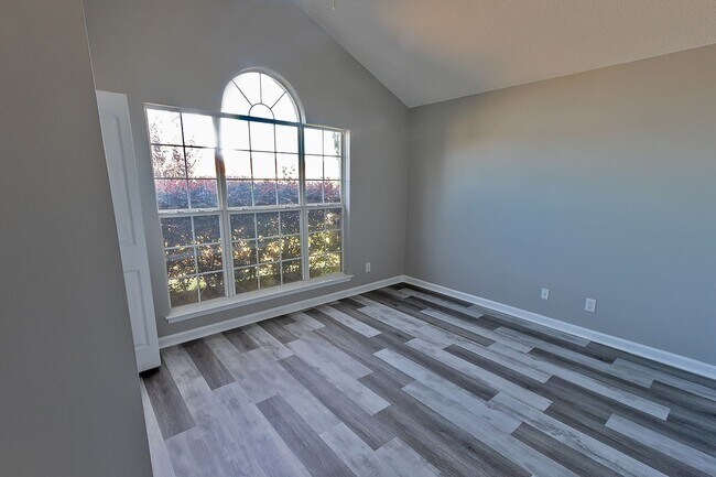 Building Photo - 364 McDonald Dr