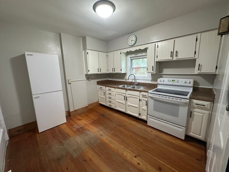 fridge arriving shortly - 407 W High St