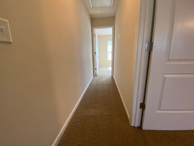 Building Photo - BRIDGEWATER HOME! PRE-LEASING FOR AUGUST 2026!