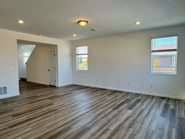 Building Photo - 5963 Sawdust Dr