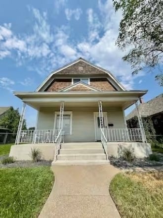 Building Photo - 718 W Spofford Ave