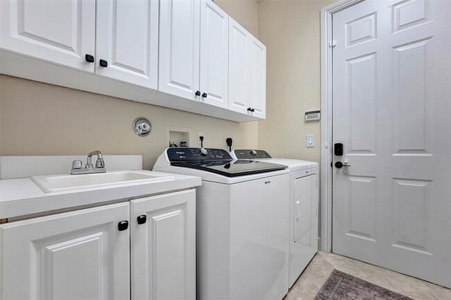 Building Photo - 7421 NW 115th Terrace