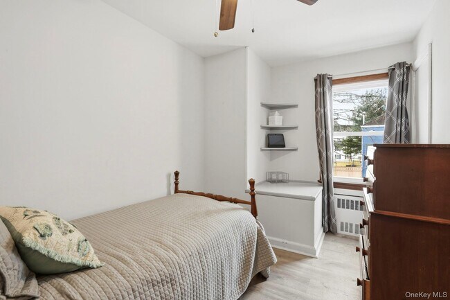 Building Photo - 110 Gleneida Ave