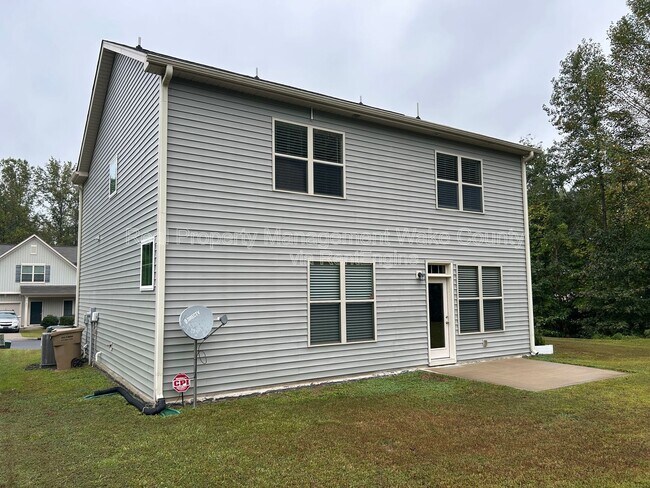 Building Photo - 238 Lynn Dr