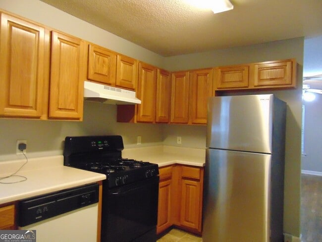 Building Photo - 645 Ell St