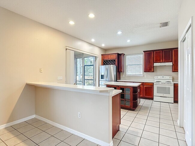 Building Photo - 3/2.5 Townhome