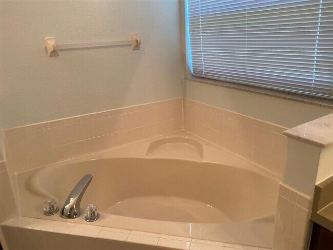 Building Photo - Brighton Lakes Rental