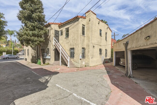 Building Photo - 1492 Silver Lake Blvd