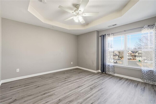 Building Photo - 331 Oakview Way