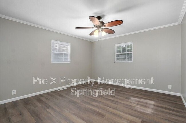 Building Photo - 2137 E Madison St