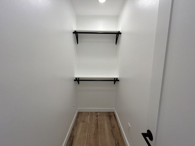 Building Photo - 247 W Woodland Oaks Dr