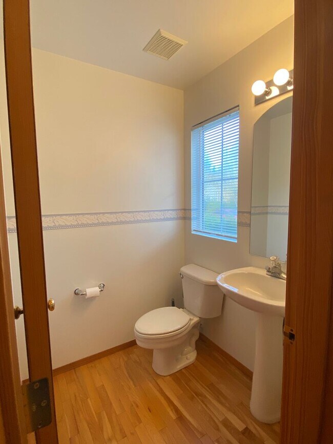Building Photo - Large Dupont Home ~ Northwest Landing Comm...