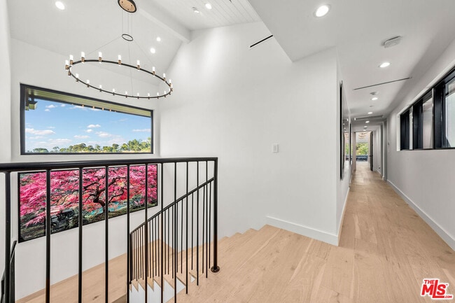 Building Photo - 3140 Coldwater Canyon Ave