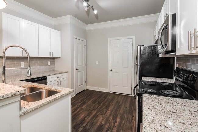 Building Photo - 243 Riley Cir