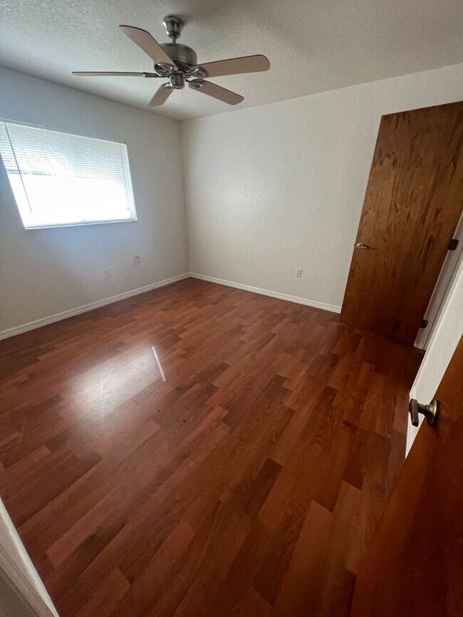 Building Photo - $1,696 - Annual Rental * 3 Bed / 2 Bath * Single Family House - Port Charlotte - Available 4/15/26