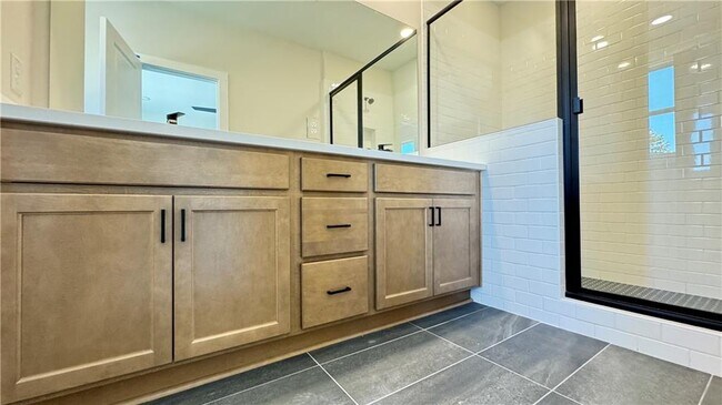 Building Photo - 2694 Evers Dr NE