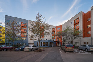 Building Photo - Commons