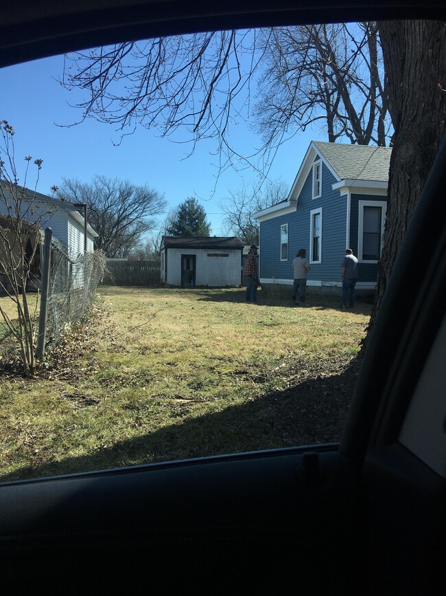 Building Photo - 735 Beechwood Ave