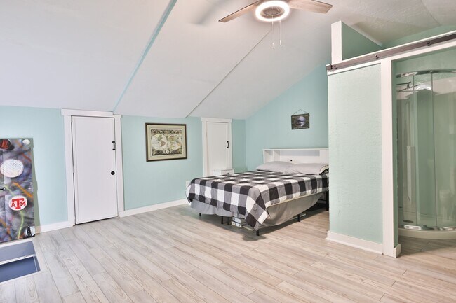 Building Photo - 2110 Gunwale Cir