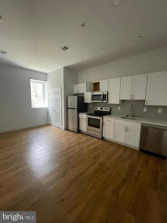 Primary Photo - 6400 Haverford Ave