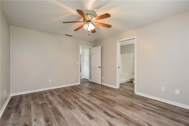 Building Photo - 2645 Vogler Ln