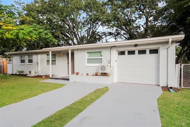 Building Photo - 214 Poinciana Cir