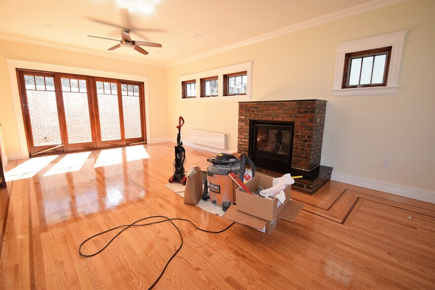 Building Photo - 44 Gerrish St